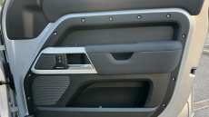 Land Rover Defender 3.0 D250 X-Dynamic SE 110 5dr Auto Diesel Estate